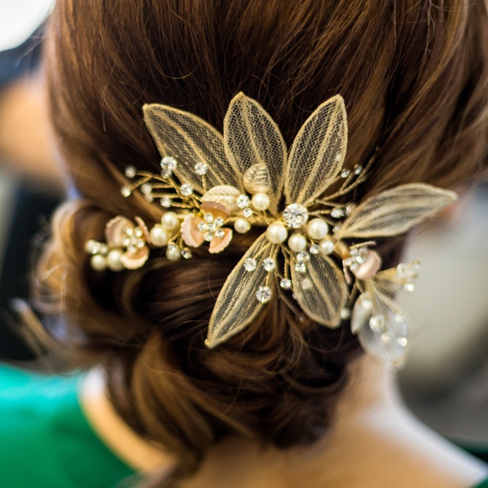 Rose Gold Floral Pearl Hair Comb - Elegant Bridal Hair Accessory
